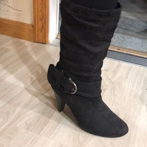 Black suede heeled boots size 8 apt 9